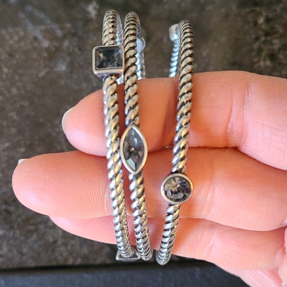 Loft - Picture 3 of 3